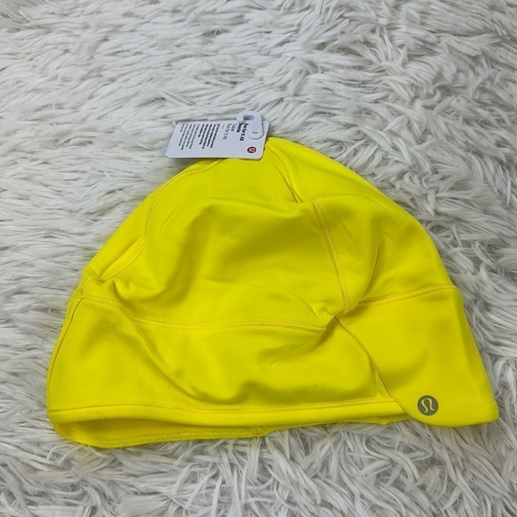 🔥$SALE$🔥 NWT Lululemon Run for It All Beanie Sonic Yellow - Picture 1 of 7
